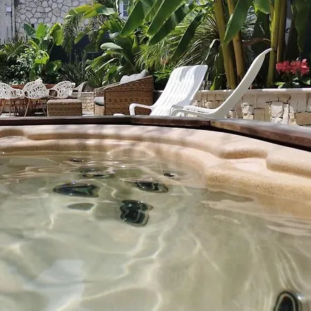 La Petite Nicoise Au Jacuzzi A 3 Min De La Mer Nice Exterior photo