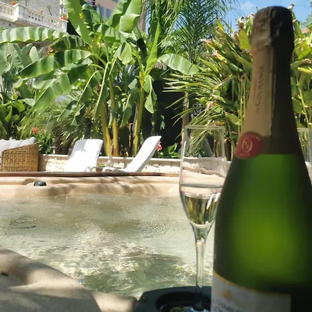 La Petite Nicoise Au Jacuzzi A 3 Min De La Mer Nice Exterior photo
